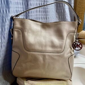 Michael Kors - Leather Shoulder Bag